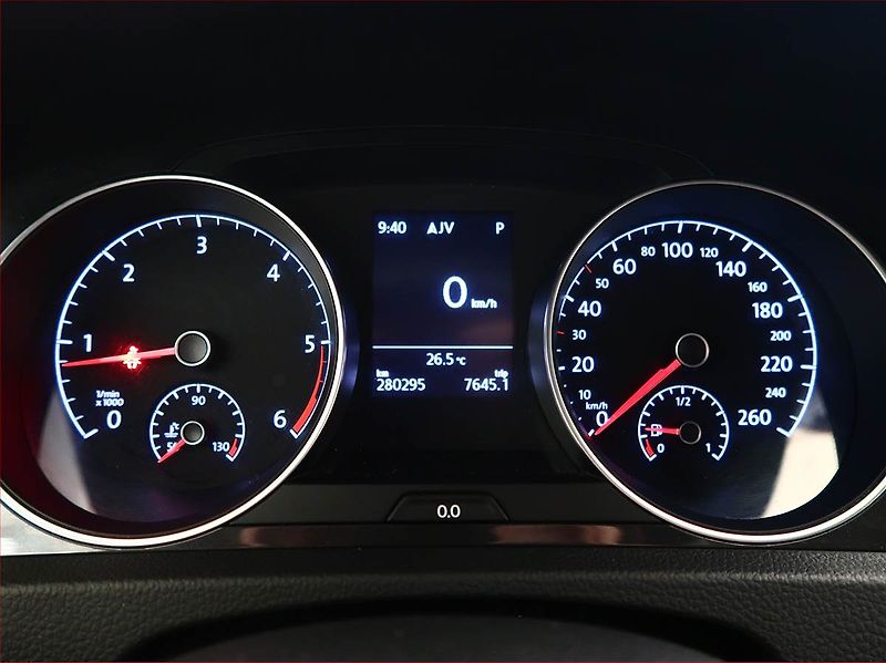 Volkswagen Golf (2018) 1.6 TDI, Automat, Navi, Xenony - fotka 11 z 18