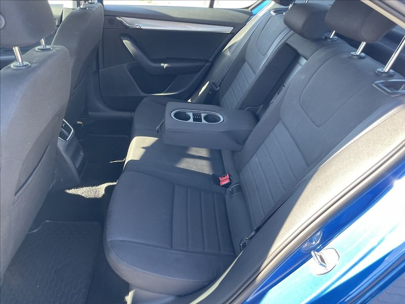 Škoda Octavia 1,8 TSi 132kw DSG Style Xenon - fotka 8 z 35