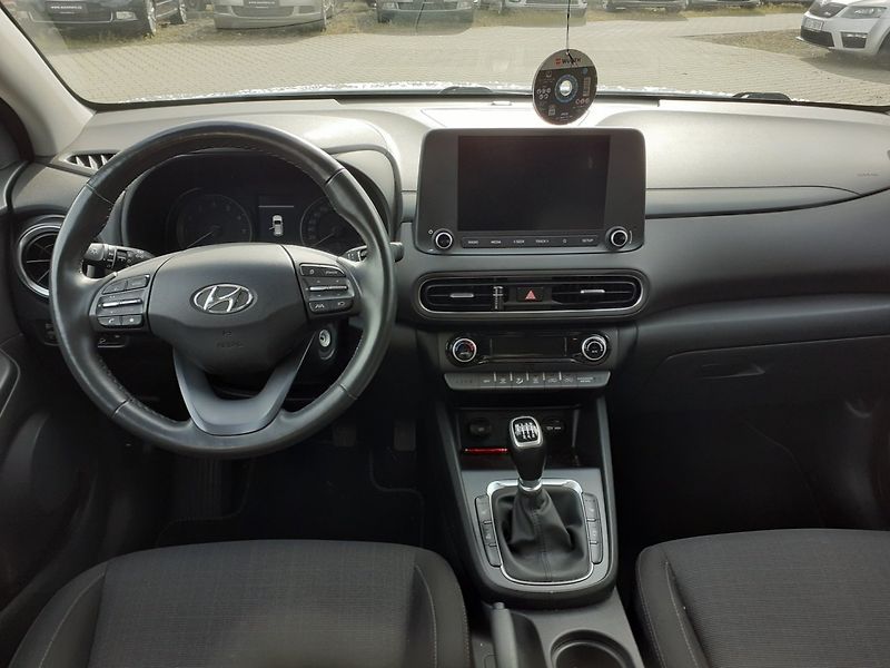Hyundai Kona (2023) 1.0 T-GDi 1.MAJ ČR - fotka 7 z 38