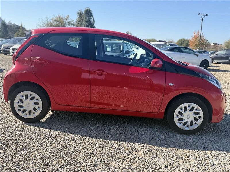 Toyota Aygo 1,0 i 53kW KLIMA 33.000Km - fotka 3 z 22