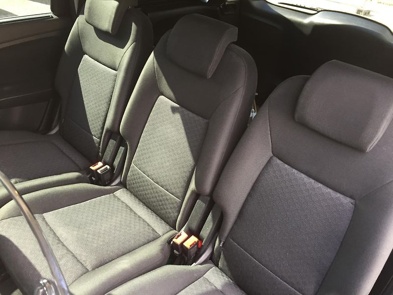 Ford Galaxy (2007) Ghia - 2,0TDCi - fotka 24 z 25