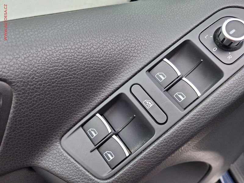 Volkswagen Tiguan (2014) 2.0 TDi, Sport, TZ, navi - fotka 15 z 18