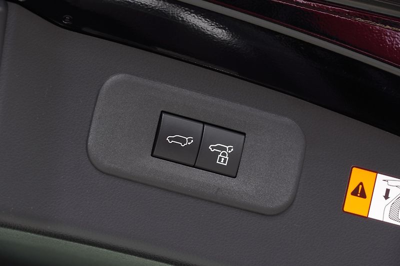 Lexus NX 350h 1.MAJ,DPH,Kamera,El.kufr - fotka 10 z 28