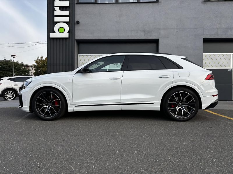 Audi Q8 (2025) 3.0 TFSI Plug In (360 kW) - fotka 4 z 12