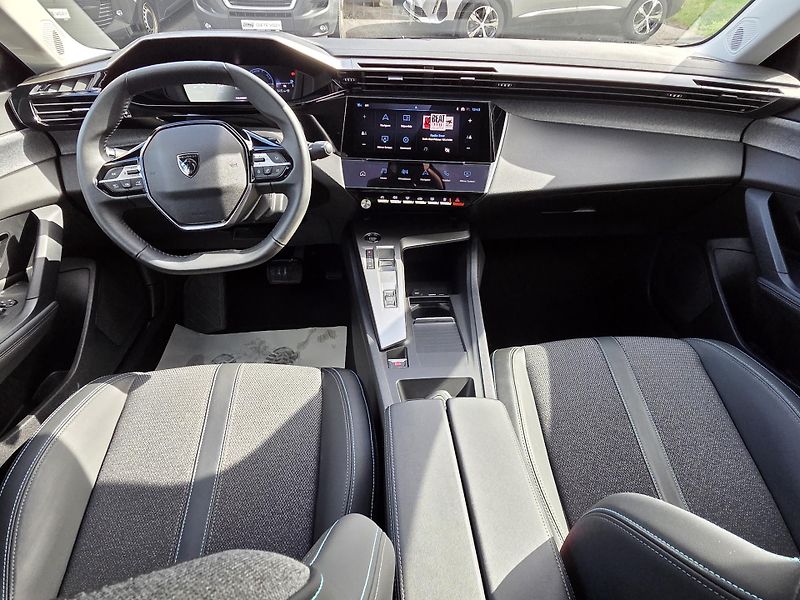 Peugeot 408 (2025) Hybrid e-DCS 145 ALLURE EAT6 - fotka 13 z 31