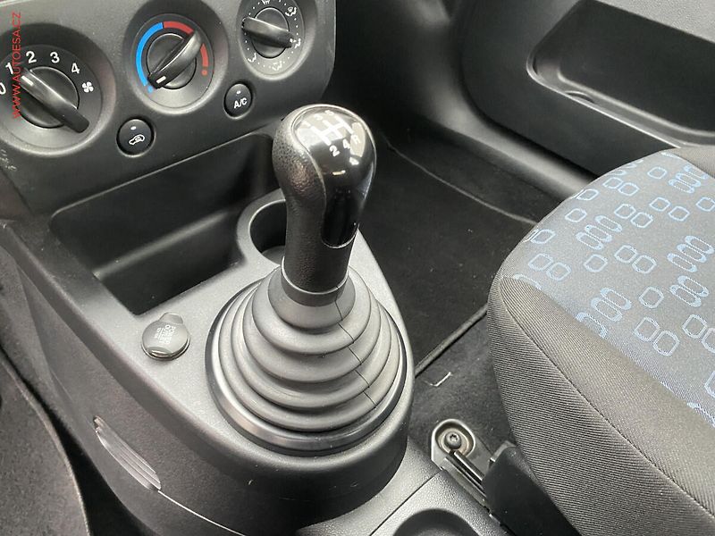 Ford Fiesta (2004) 1.3i, ČR, AC - fotka 15 z 15