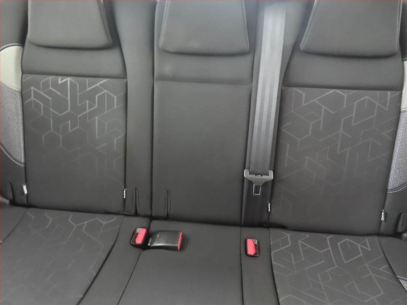 Peugeot 2008 (2019) Active 1.2 PureTech, ČR,1.maj - fotka 10 z 15