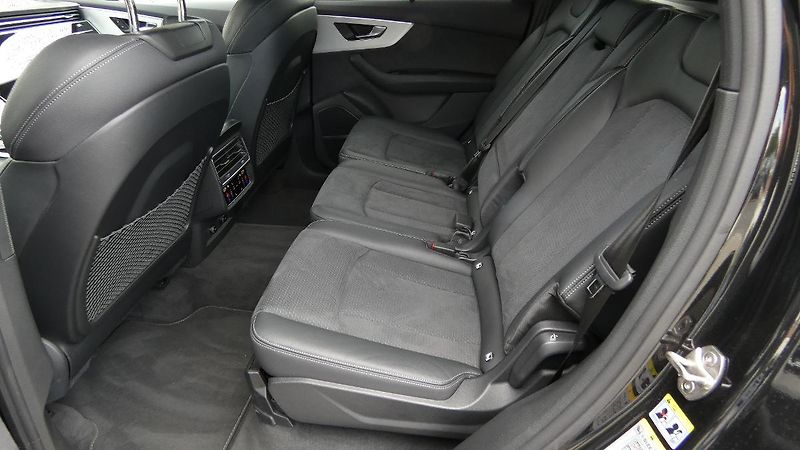 Audi Q7 50 TDI quattro Tiptronic S lin - fotka 21 z 26