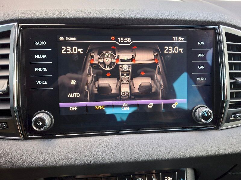 Škoda Karoq (2020) Scout DSG 4x4 2,0TDi 110kW - fotka 28 z 34