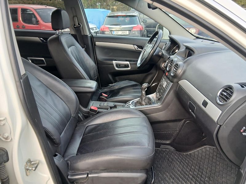 Opel Antara 2.2 CDTI, 4x4, tažné, Cosmo - fotka 22 z 27