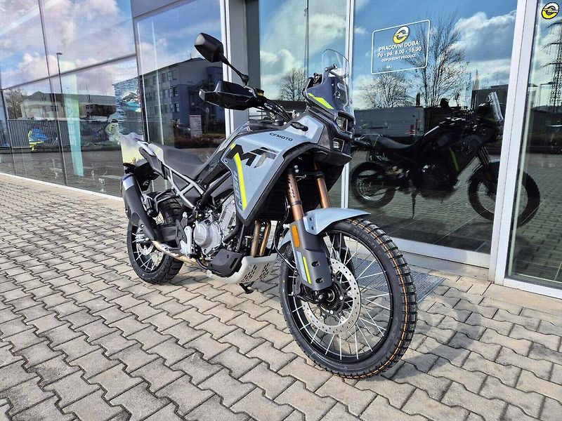 CFMOTO 450 MT-R (2026) - fotka 39 z 78