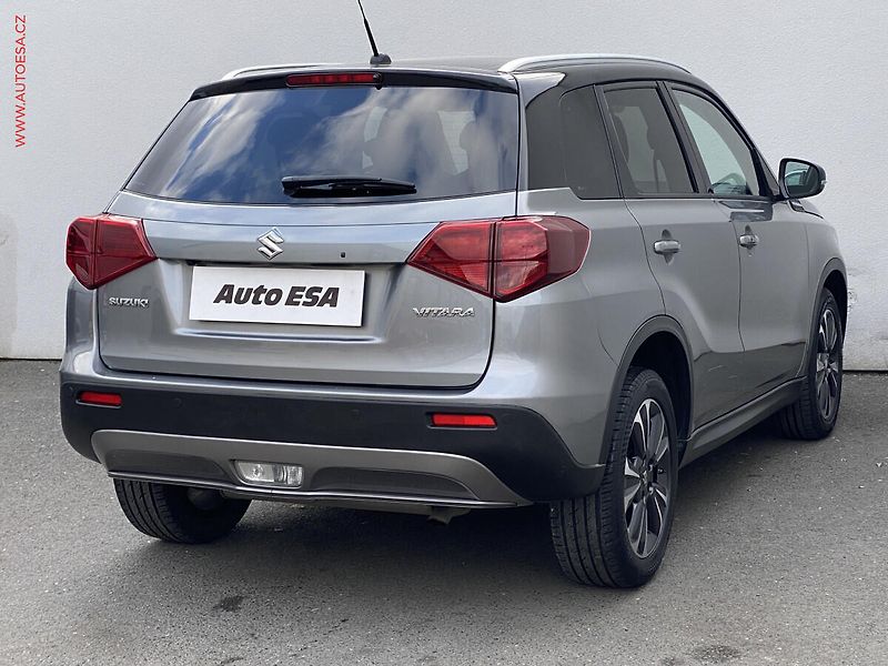 Suzuki Vitara (2019) 1.4B-Jet, Style, AT, panor - fotka 4 z 19