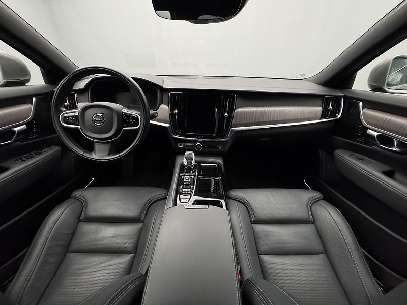 Volvo V90 T6 AWD INSCRIPTION CZ 1.maj - fotka 2 z 54