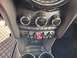 Mini Cooper (2017) 1.5i, LED, navi, panor - náhled 15
