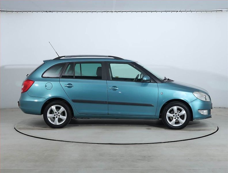 Škoda Fabia (2010) 1.2 TSI - fotka 6 z 16