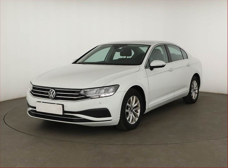 Volkswagen Passat (2021) 1.5 TSI, ČR,1.maj, Tempomat - fotka 2 z 19