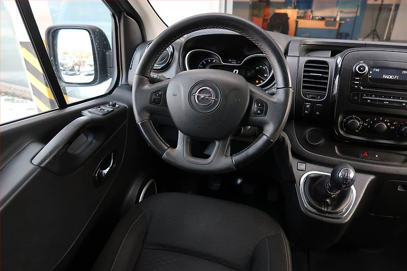 Opel Vivaro (2016) 1.6 BiCDTI, Bus, 8Míst, ČR - fotka 7 z 16