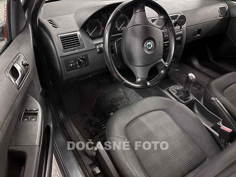 Škoda Fabia (2006) 1.2i, ČR, AC, STK8/28 - fotka 3 z 3