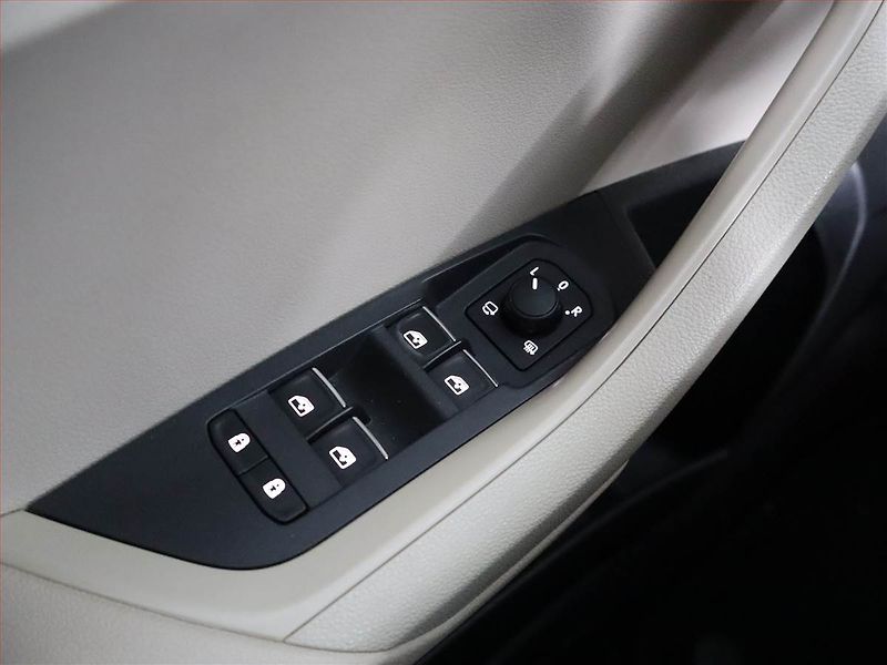 Škoda Karoq (2018) Style Plus 1.5 TSI, Automat - fotka 16 z 24