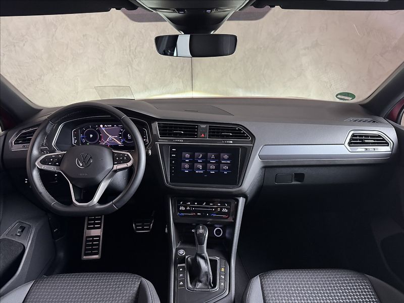 Volkswagen Tiguan 2,0 TDi  DSG Active LED Assist - fotka 16 z 49