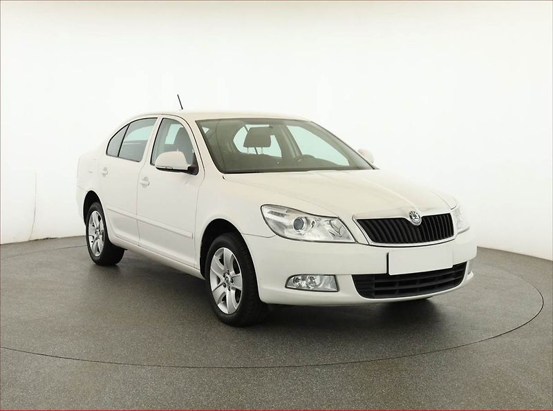 Škoda Octavia (2011) 2.0 TDI, Tempomat - fotografie inzerátu