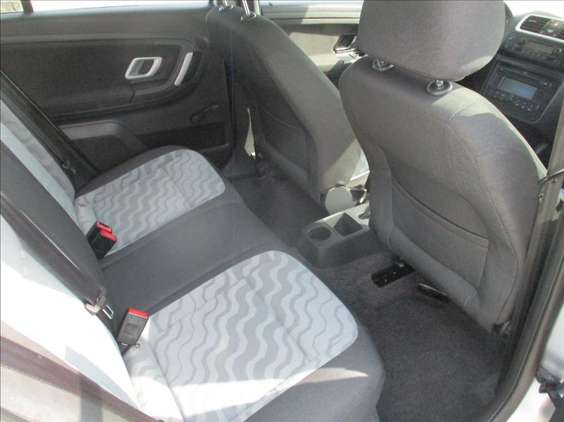 Škoda Fabia 1,4 i 16v, aut. klimatizace, - fotka 11 z 31