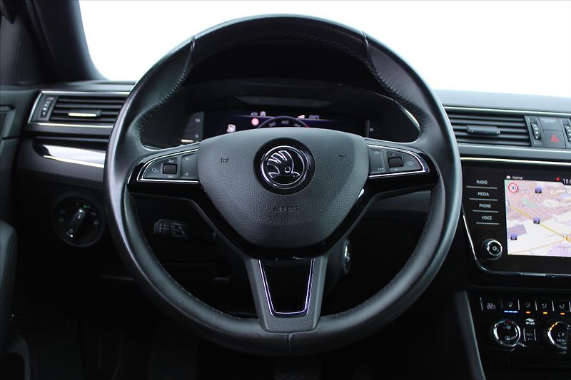 Škoda Superb 2.0 TDI 140kW L&K 4X4 TAŽNÉ - fotka 17 z 31