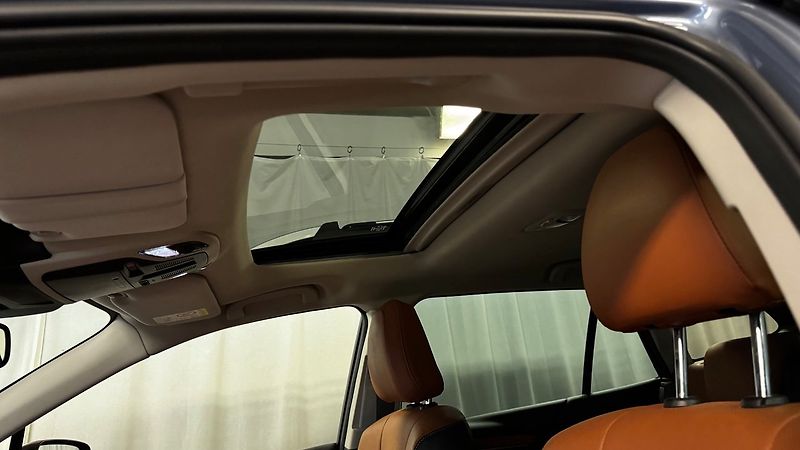 Subaru Outback 2.5i 4WD Touring + tažné - fotka 11 z 22