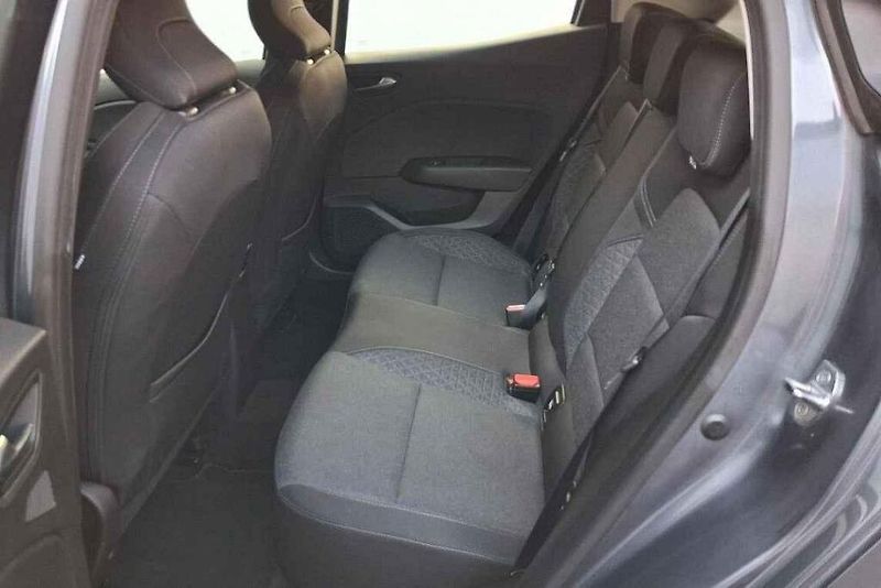 Renault Clio 1.6 E-Tech Hybrid.