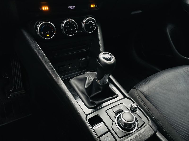 Mazda CX-3 2.0i MAN VÝHŘEV NAVI SENZORY - fotka 33 z 45