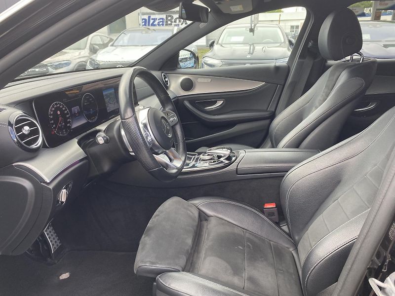 Mercedes-Benz Třídy E E 220d 4M AMG - fotka 14 z 27