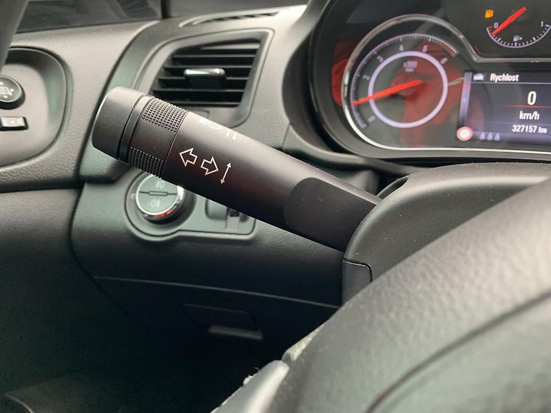 Opel Insignia (2014) Sports Tourer Cosmo 2.0CDTi  - fotka 18 z 45