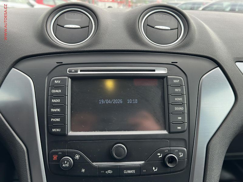 Ford Mondeo (2013) 2.0 TDCI, AC, navi - fotka 13 z 18
