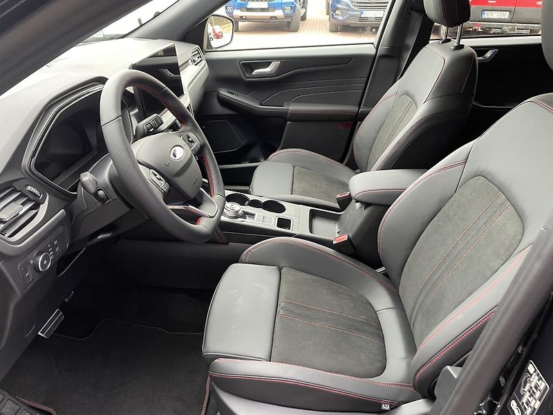Ford Kuga ST-Line X 2,5 HEV 134 kW AT - fotka 18 z 39