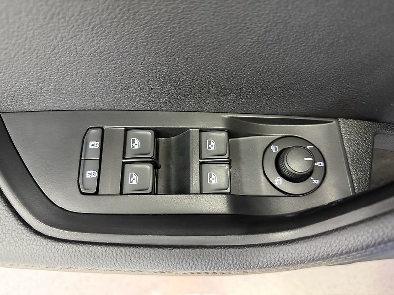 Škoda Superb 2.0 TDI DSG STYLE PLUS, DCC, A - fotka 28 z 33