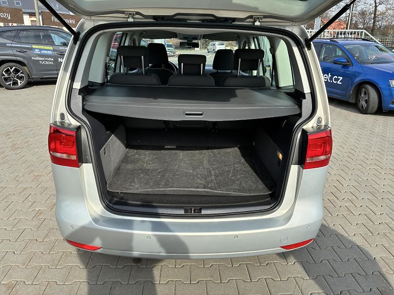 Volkswagen Touran 2.0TDi 103kW DSG NEZÁVISLÉ TOP - fotka 29 z 29