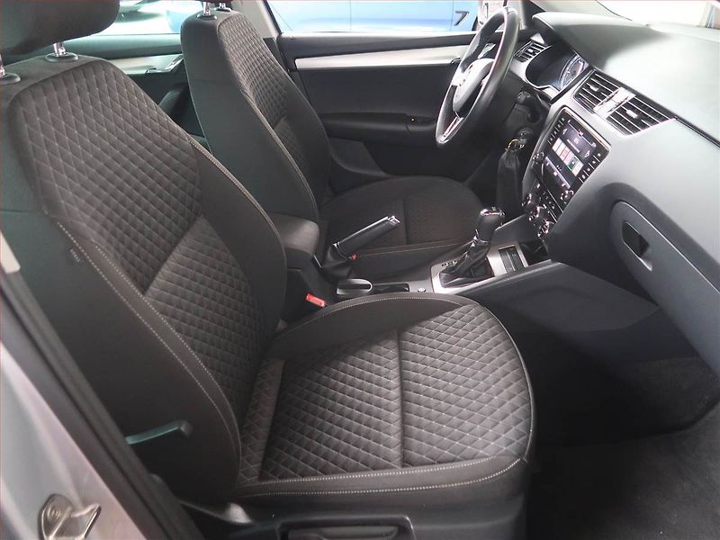 Škoda Octavia (2017) 1.6 TDI, Automat, Navi - fotka 9 z 18