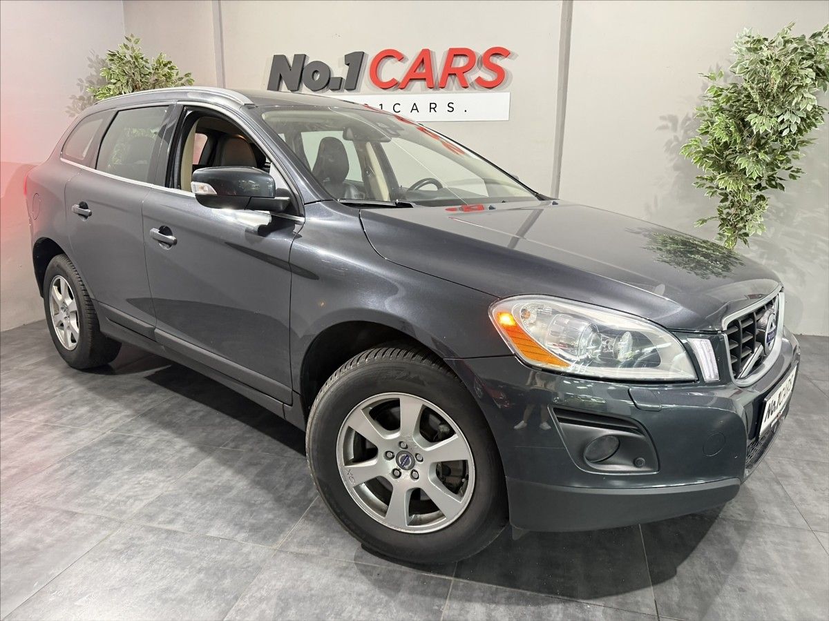 Volvo XC60 2,4   D5 AWD SUMMUM XENON