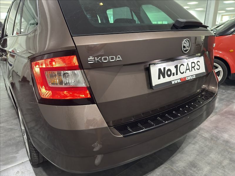 Škoda Fabia 1,2   TSI VÝHŘEV TEMPOMAT - fotka 23 z 26