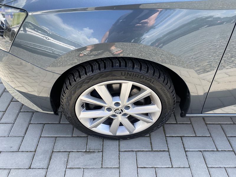 Škoda Fabia 1.2 TSI 81kW -1xMAJ.-STYLE-LED - fotka 9 z 45