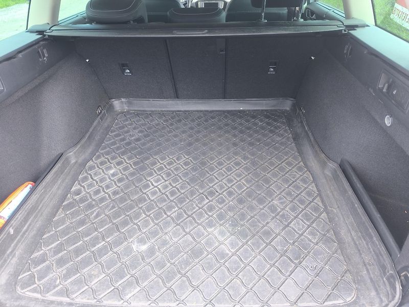 Volkswagen Passat 4X4,MANUÁL,VÝBAVA,SERVIS,PĚKNÝ - fotka 9 z 18
