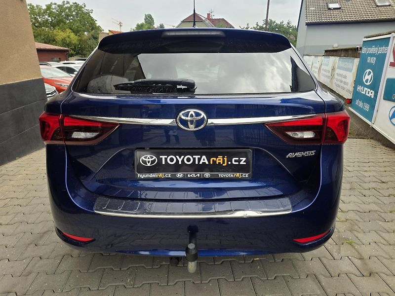 Toyota Avensis (2018) 1.8AUT.KLIMA-2.maj.PRAV.SERVIS - fotka 13 z 19
