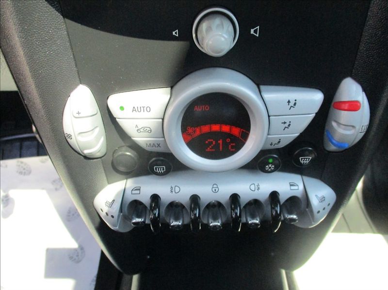 Mini Cooper S 1,6 i, aut. klima,Cebia,128kW - fotka 16 z 32