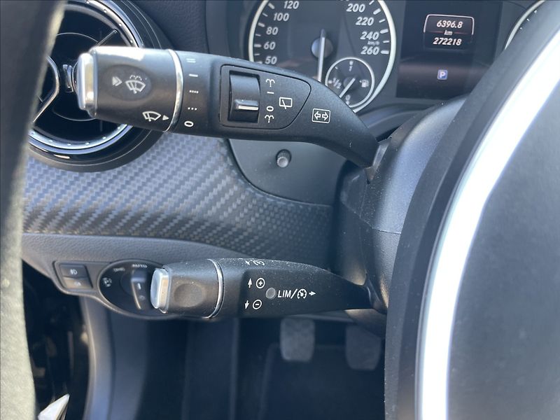 Mercedes-Benz GLA 2,2 CDi 100kw Panorama bez kor - fotka 16 z 36