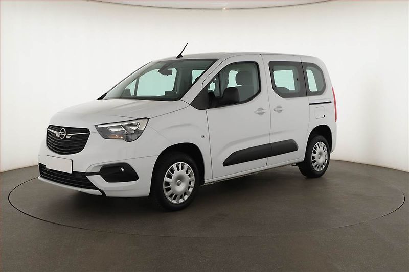Opel Combo (2024) Edition 1.5 CDTI, 5Míst, ČR - fotka 2 z 18