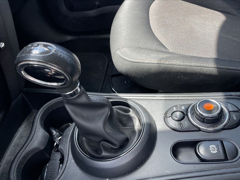 Mini Countryman 1,5 SE ALL4 AUT. PLUG-IN 165kw - fotka 19 z 37