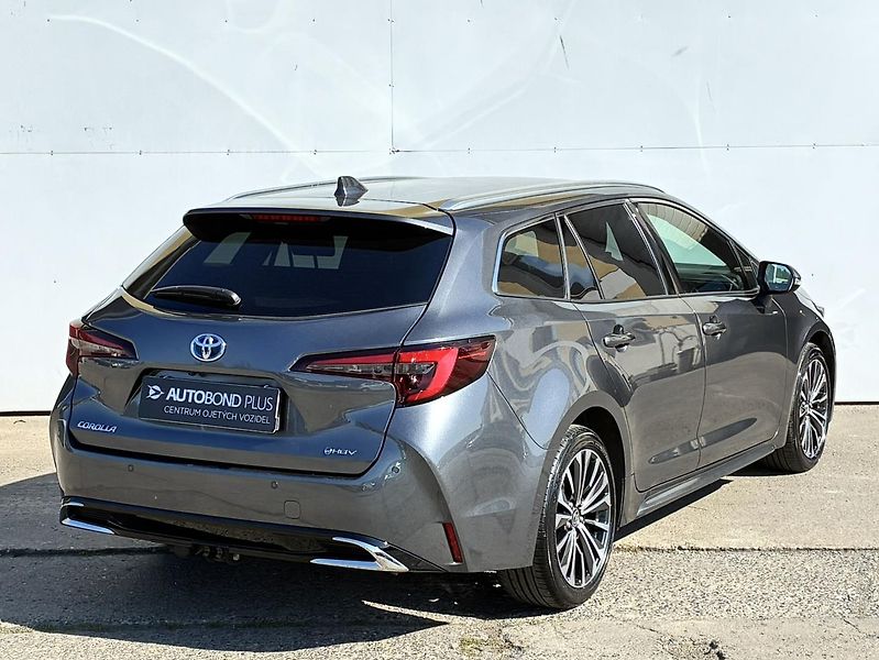 Toyota Corolla 1.8 HSD 140k e-CVT Style Tažné - fotka 2 z 23