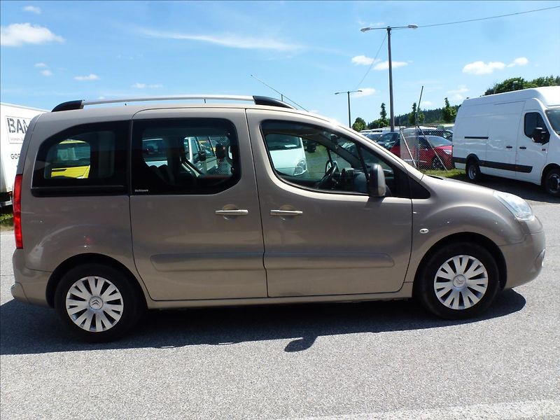 Citroën Berlingo 1,6 HDI  Multispace - fotka 8 z 44