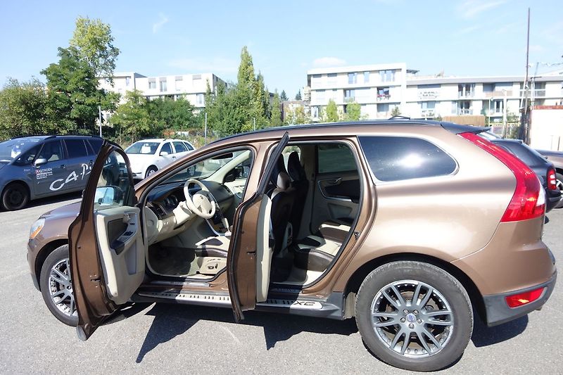 Volvo XC60 (2009) T6 210kW!!! AWD ČR ! AUT.! - fotka 36 z 53