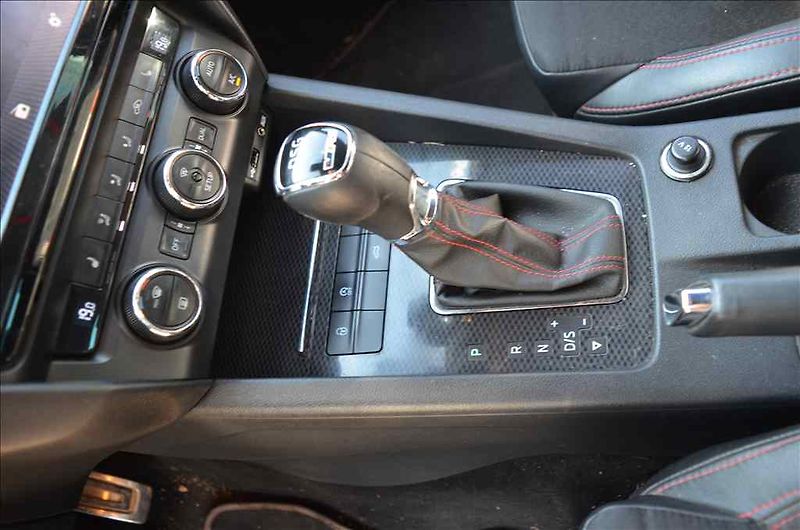 Škoda Octavia (2014) COMBI III.2,0 TDI  RS DSG - fotka 13 z 22